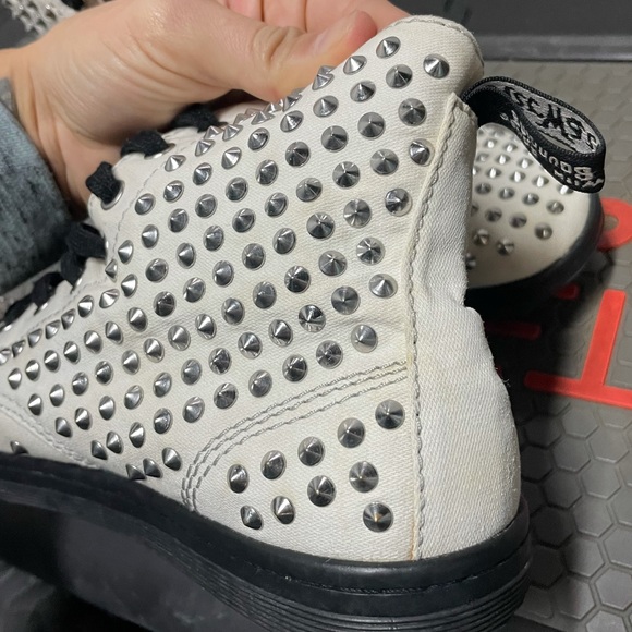 Dr. Martens Shorestud white spiked canvas shoes - Picture 9 of 16